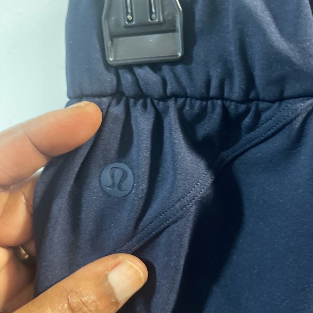 Lululemon Navy Pants On The Fly Pants Like New Condition Size 8 - Picture 5 of 5
